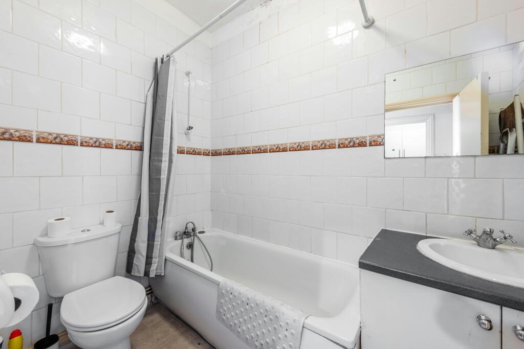 Cambridge Heath Rd 493 - Low Res 9.jpg