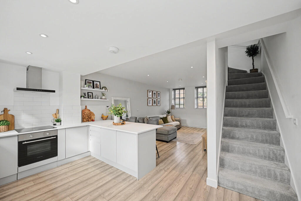Eastlands Mews, Rugby photo 2