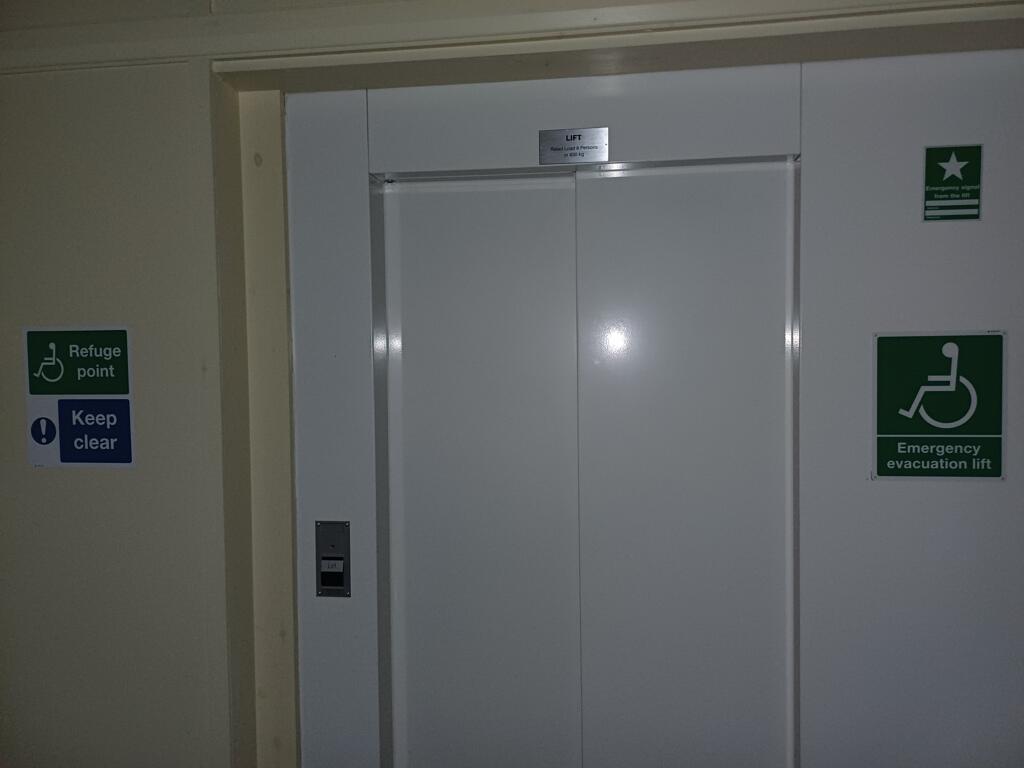 Photo 8
