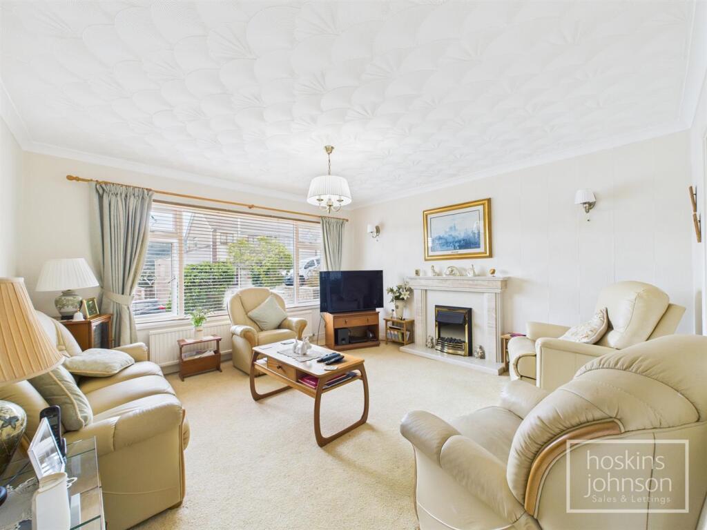 Ridgeway Close, Graigwen, Pontypridd photo 2