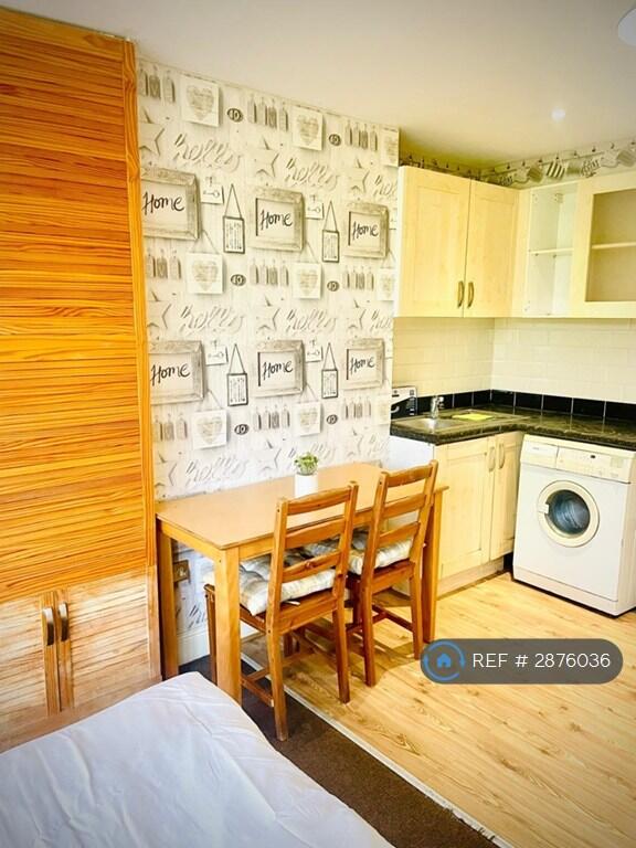 Apartment in Luton - More