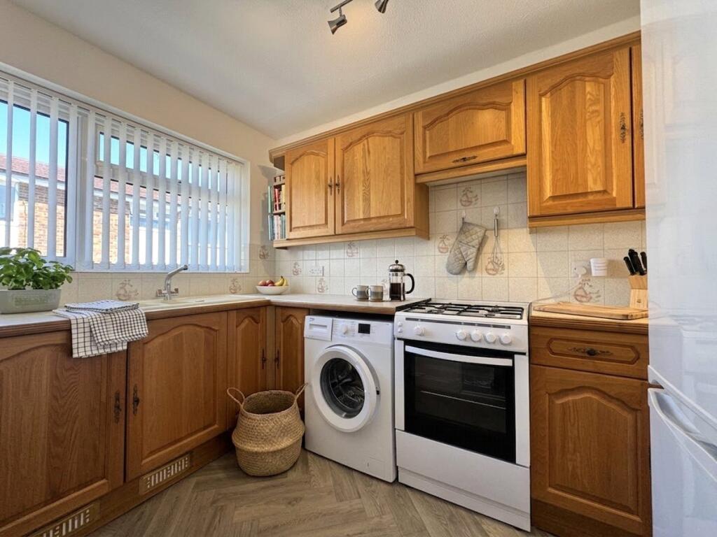 House in Gillingham, Medway - View 4