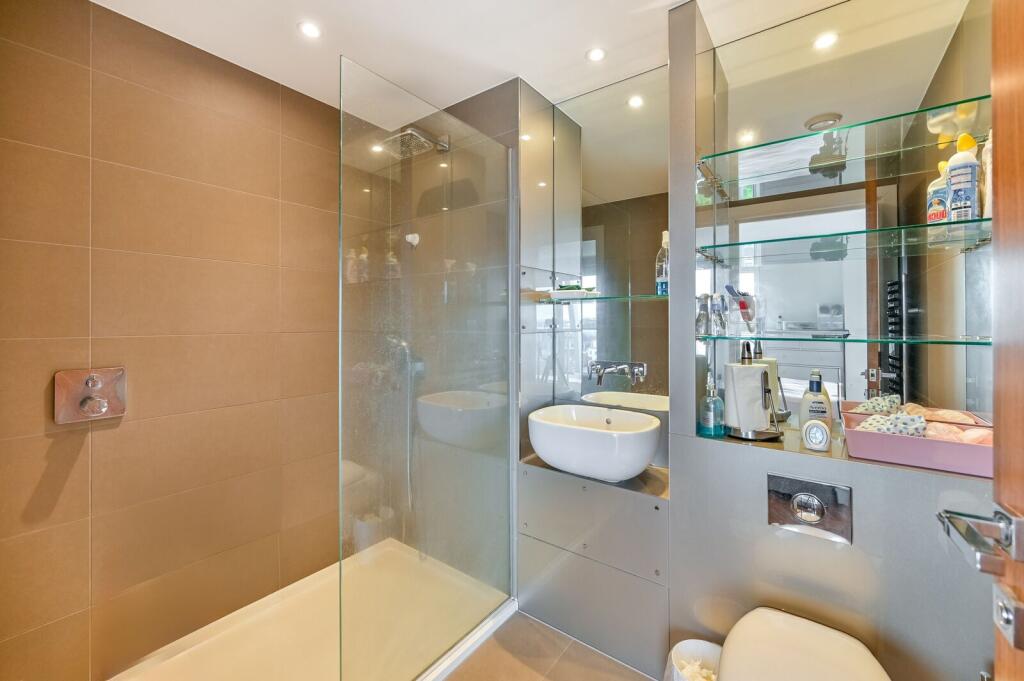 Apartment in London, Royal Borough of Kingston upon Thames - View 5