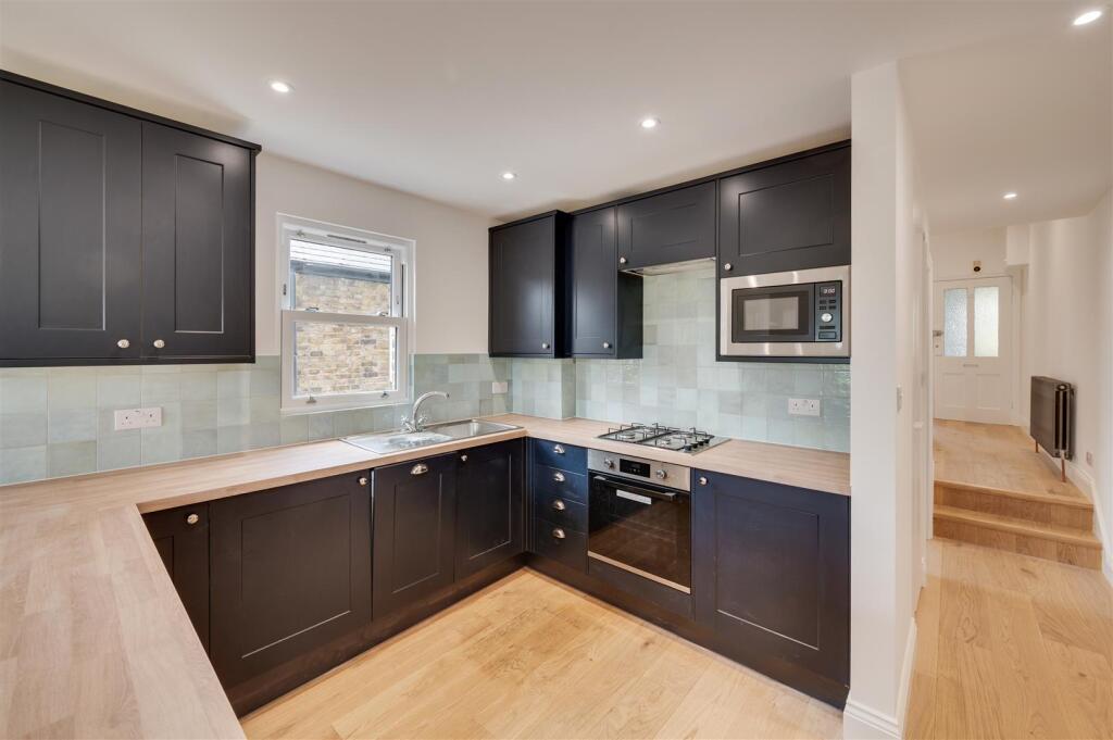 2 bedroom maisonette for rent