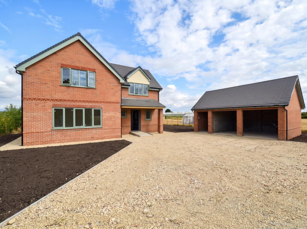 Main image of property: Leasowes Road, Offenham, WR11 8RQ