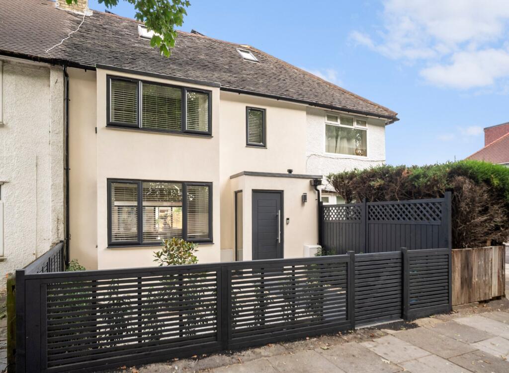 House in London - View 2