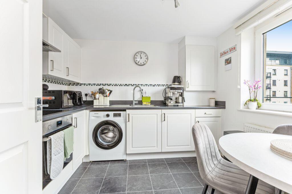 Apartment in Edinburgh, Moat, Hutchison/Chesser - View 3