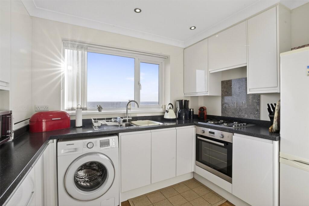 Apartment in Arun, Rustington - View 4