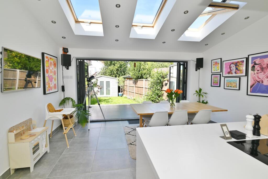 House in Twickenham - View 5