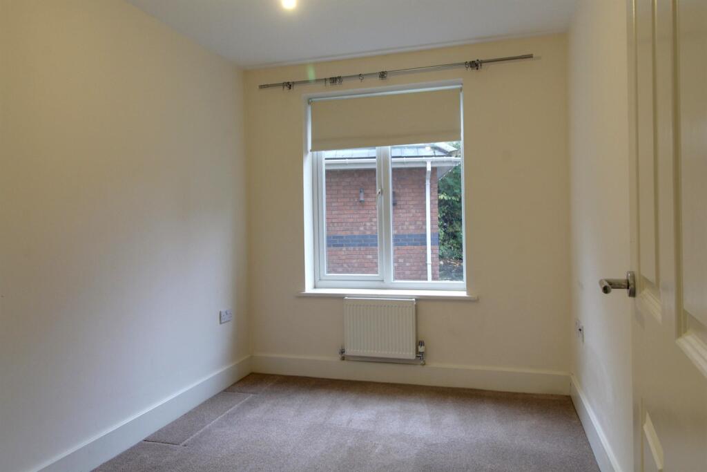 Apartment in St Albans - View 5