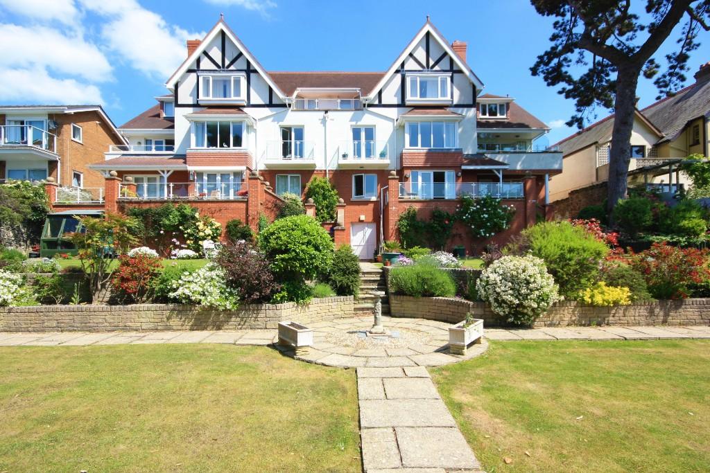 PENTHOUSE,  VARDRE APARTMENTS, 10 Ty Mawr Road, Deganwy, Conwy, LL31 9UD photo 2