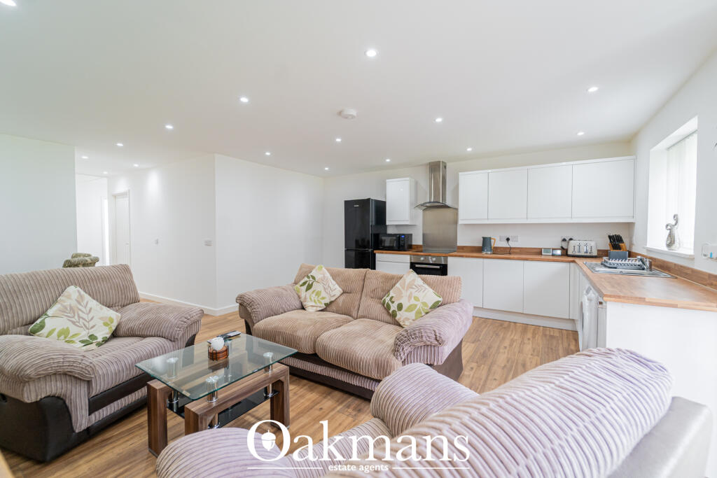 House in Birmingham, West Midlands - More