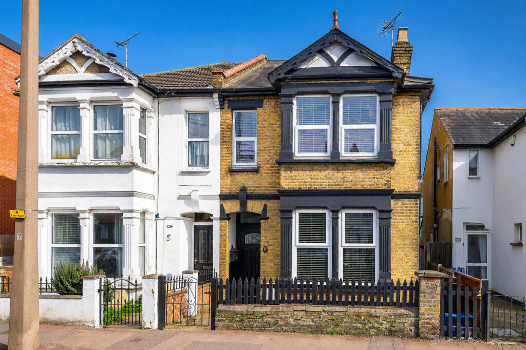 Main image of property: Cranleigh Drive, Leigh-on-sea, SS9 1