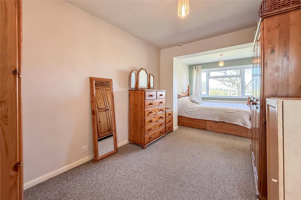 Additional image 20 of Springfield Crescent, Harpenden, Hertfordshire, AL5