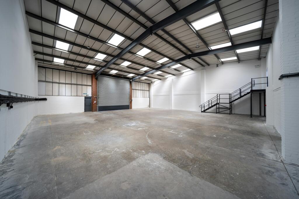 Unit B2 Hambridge Road 16.jpg