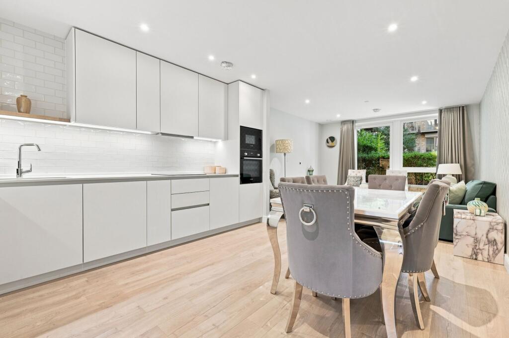 Apartment in London - View 5