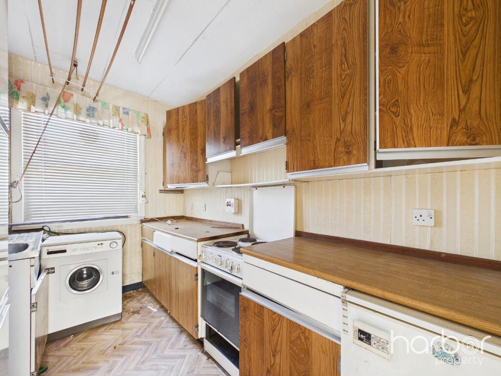 House in Glasgow, Lightburn - View 4