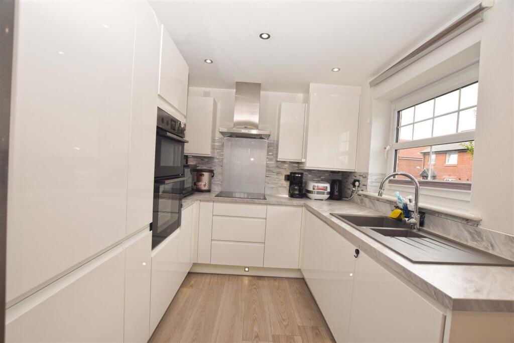 House in Rochdale, Greater Manchester - View 5