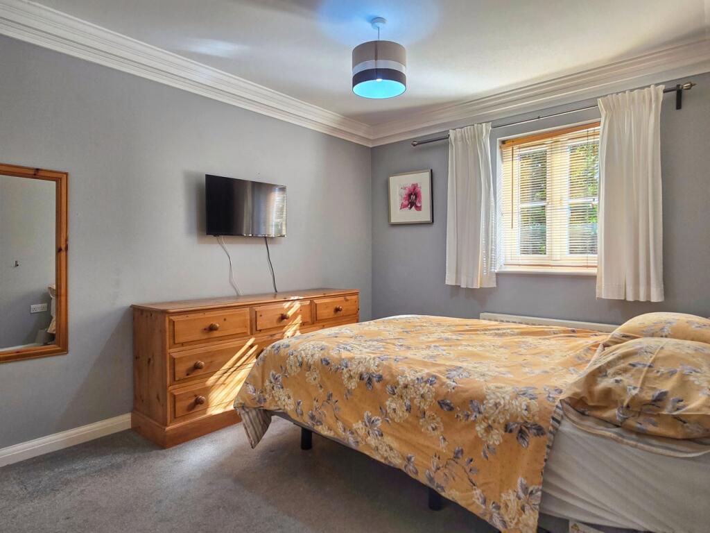 Gardeners Close, Maulden, Bedfordshire, MK45 photo 4