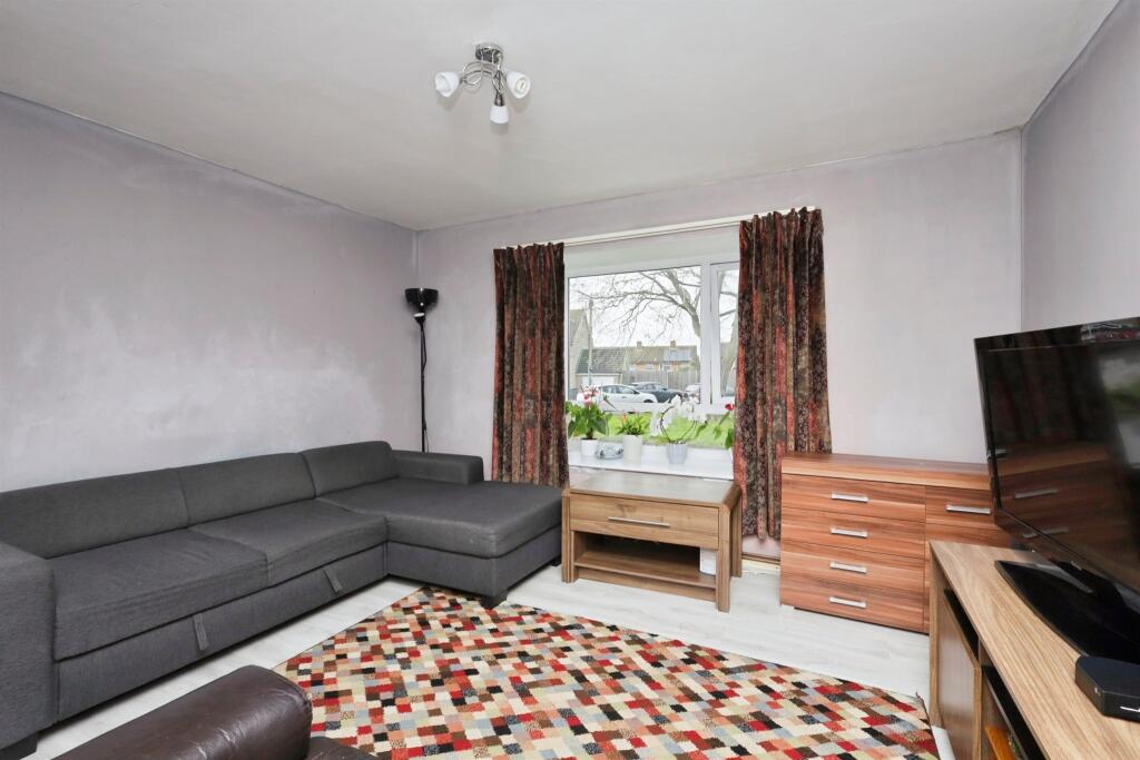 Summerfields Avenue, Hailsham photo 3