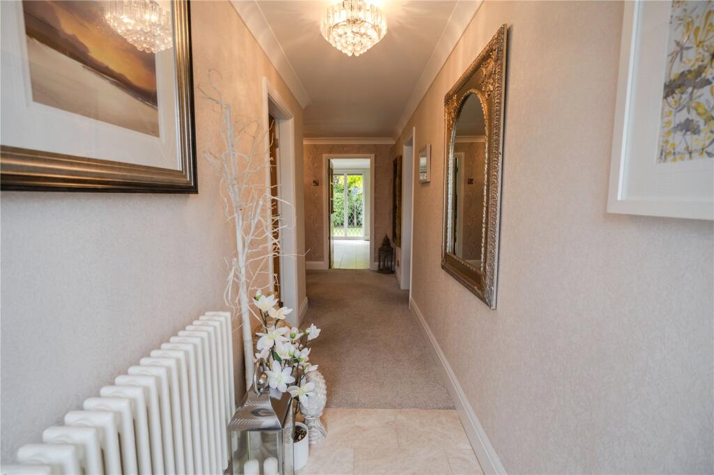 Beaufort Crescent, Cleethorpes, Lincolnshire, DN35 photo 3