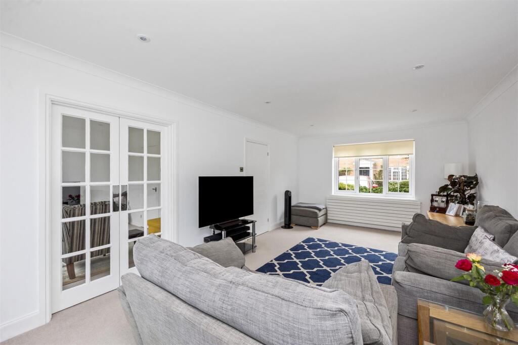 Albany Close, Worthing photo 4
