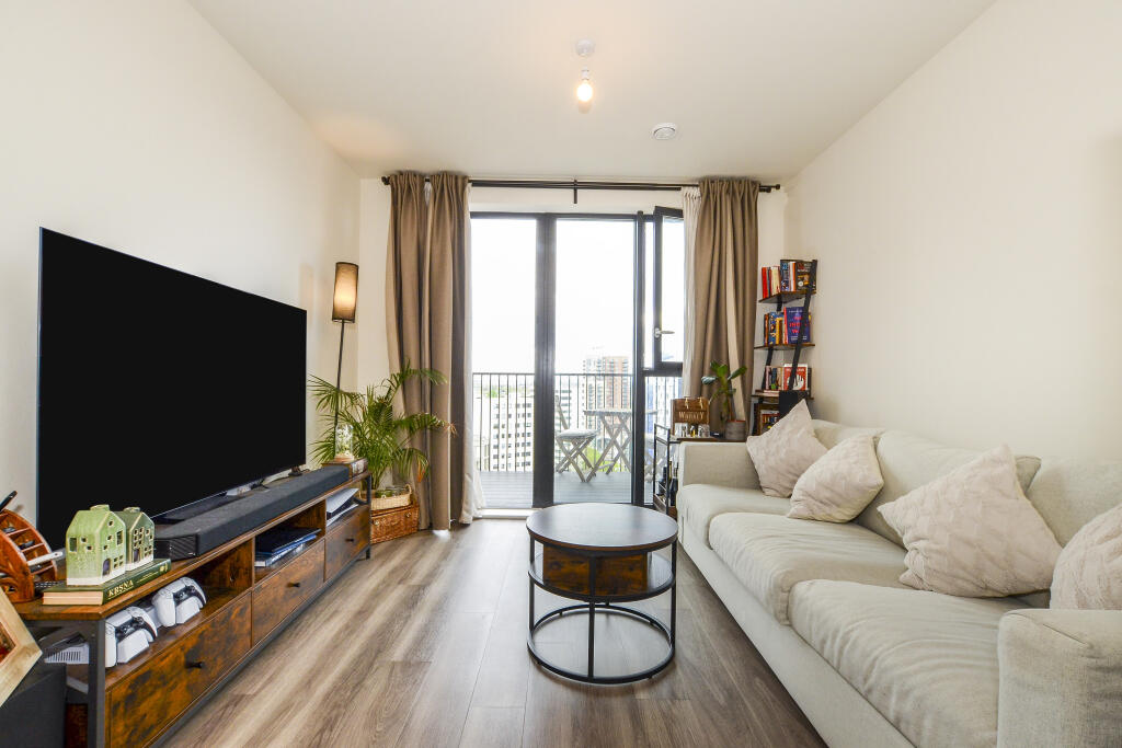 Apartment in Harrow - View 4