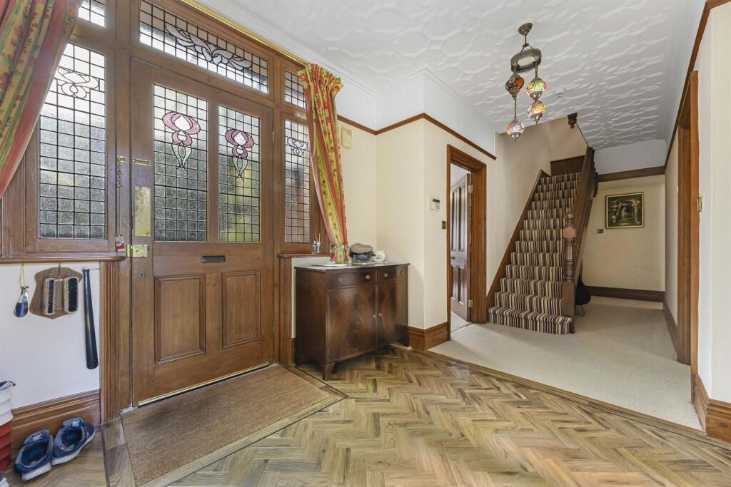House in Reading, Caversham - More