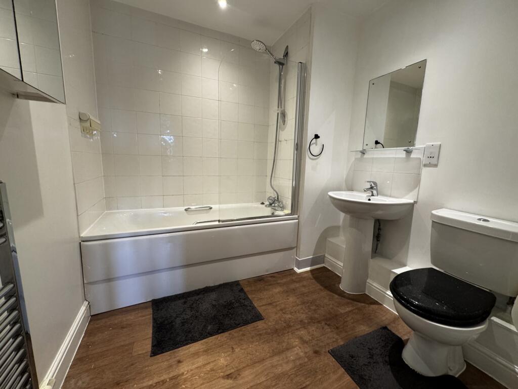 Apartment in Rushmoor, Farnborough Business Park, Farnborough - View 3