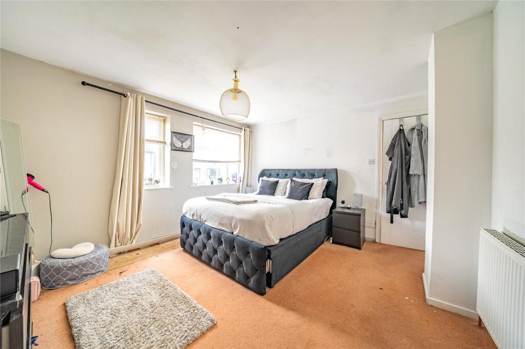 House in Leeds, Shadwell - View 4