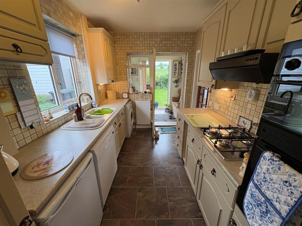 House in Bradford, West Yorkshire - View 3
