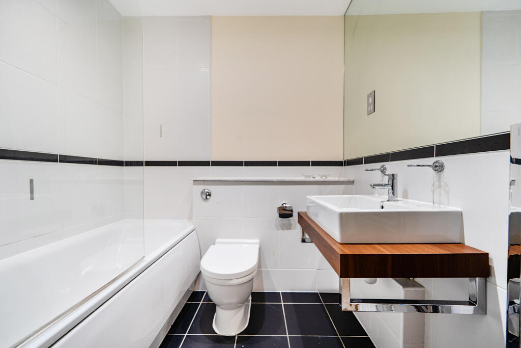 Apartment in Maidenhead, Bray Wick - More