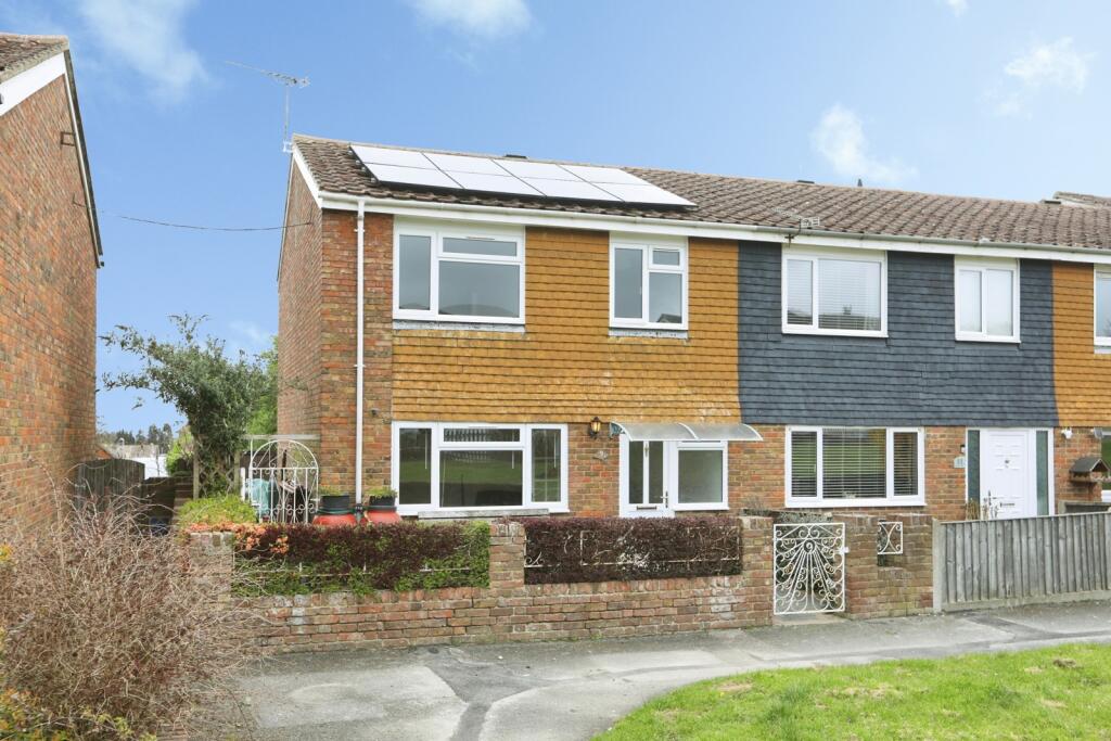 Main image of property: Pear Tree Walk, Newington, Sittingbourne, Kent, ME9