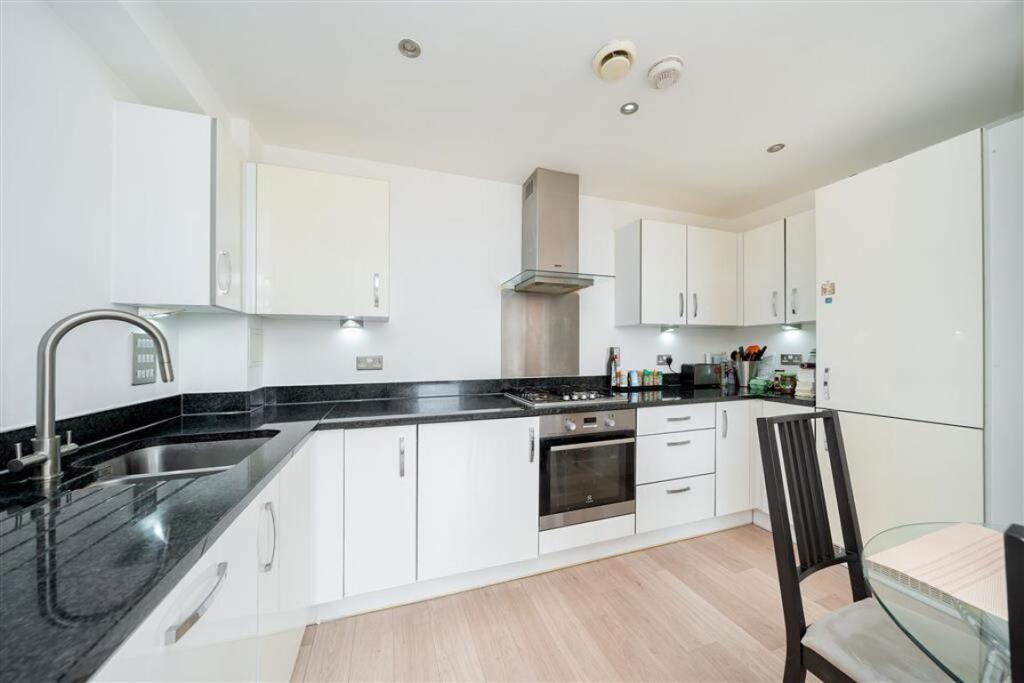 Apartment in London - View 3