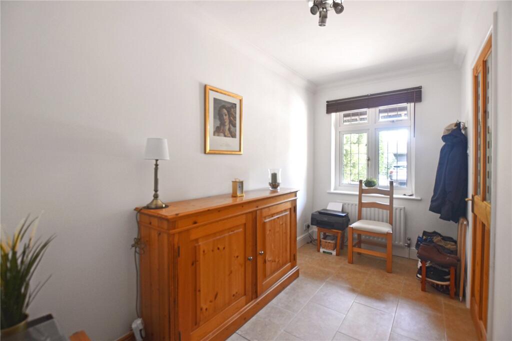House in Dartford - More