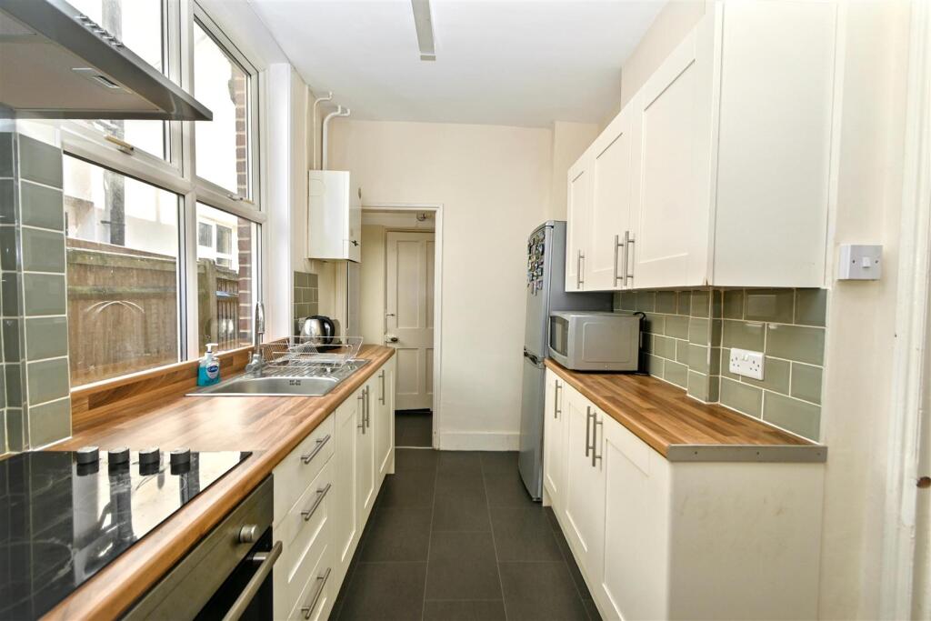 Brodrick Road, Eastbourne photo 3