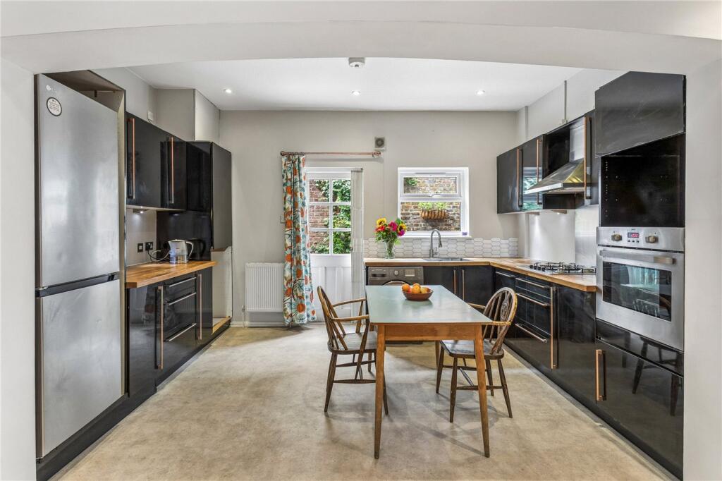 House in London - View 4