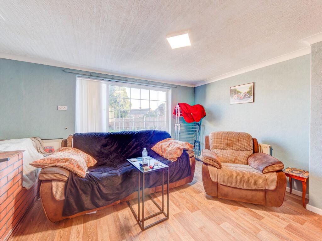 Ramsden Crescent, Carlton-In-Lindrick, S81 photo 3