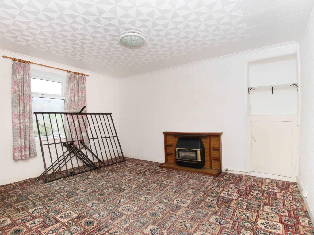 Glandwr Terrace, Tonypandy, CF40 2HU photo 3