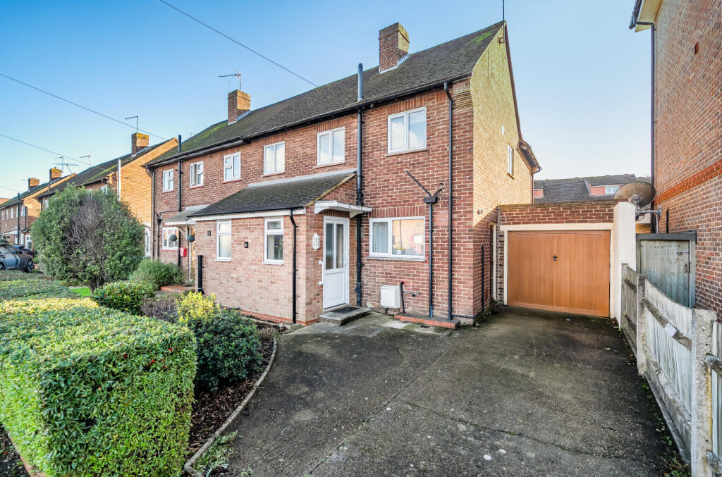 3-bed terraced on Hamilton Avenue, Cobham, KT11, £475,000