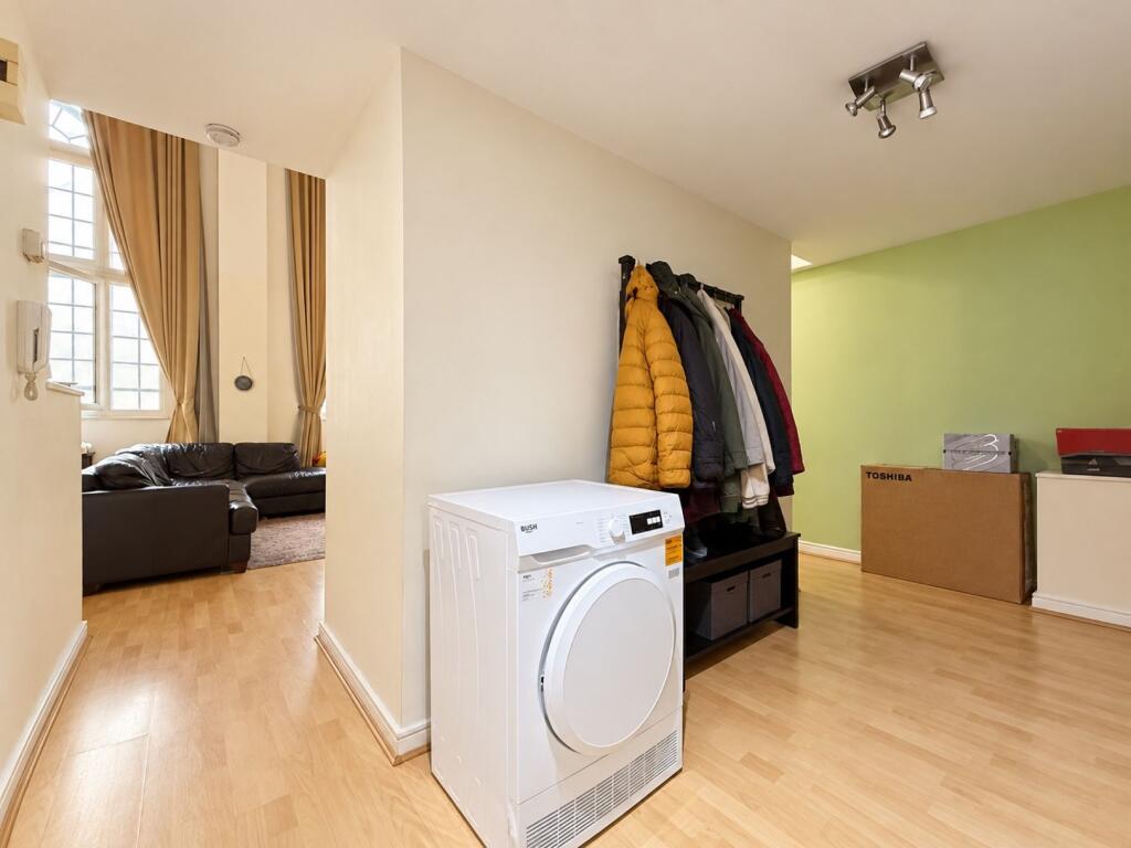 Apartment in Liverpool - More