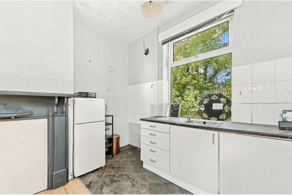 House in Wakefield - View 5