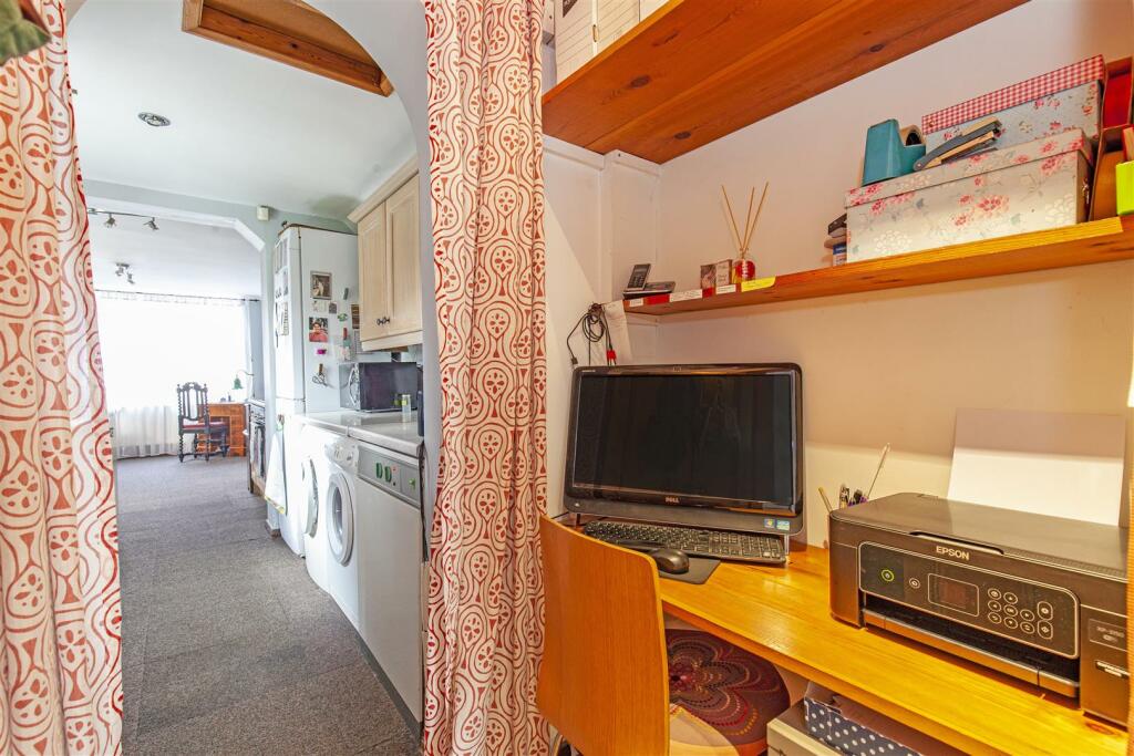 House in Bassetlaw, Gamston - More