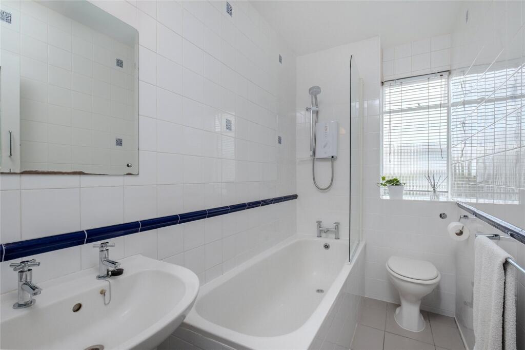 Apartment in London - More