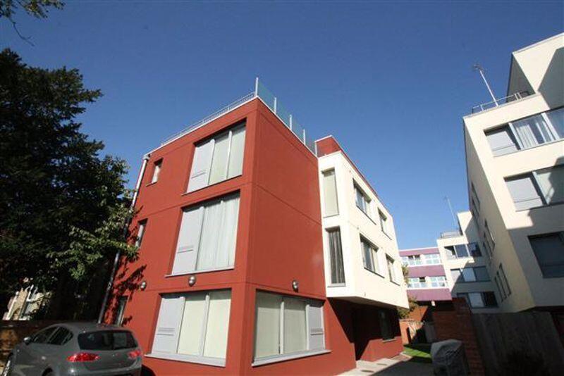 Main image of property: Elm Grove, Wimbledon, SW19 4BN