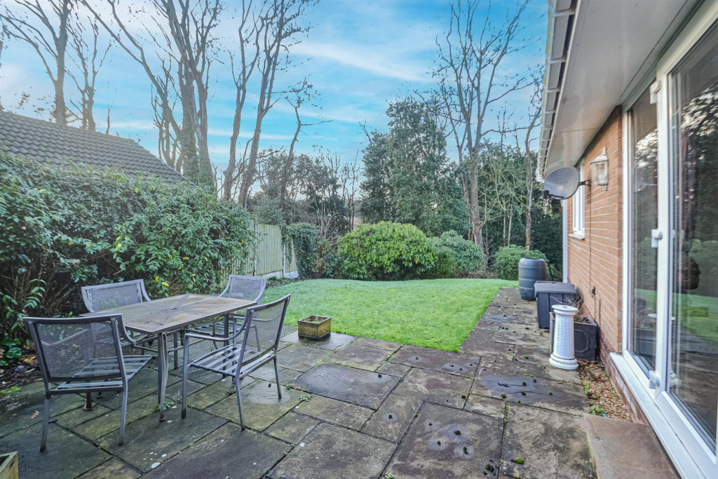 Brookwood Close, Walton, Warrington, WA4 photo 4