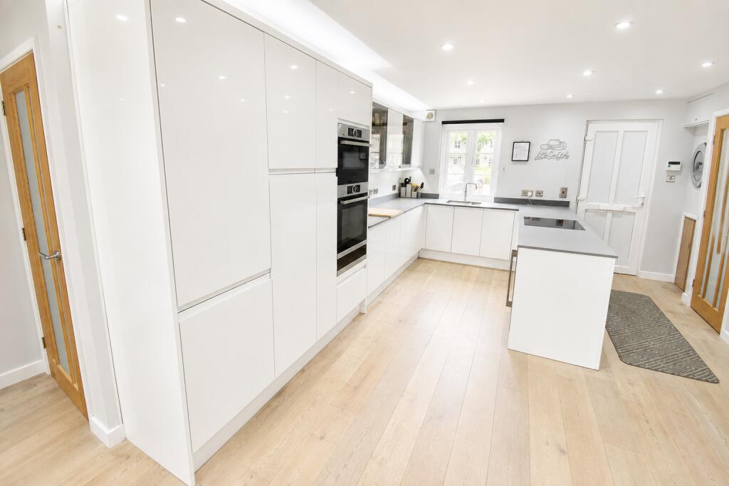 House in Northampton - View 3