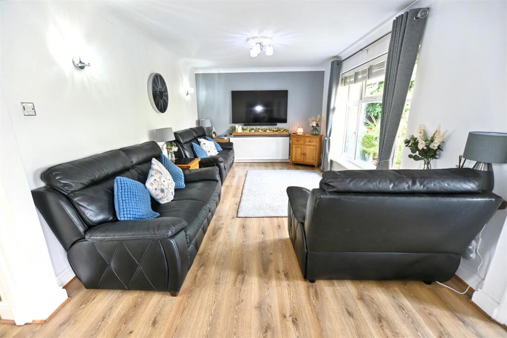 Roosevel Avenue, Canvey Island photo 4