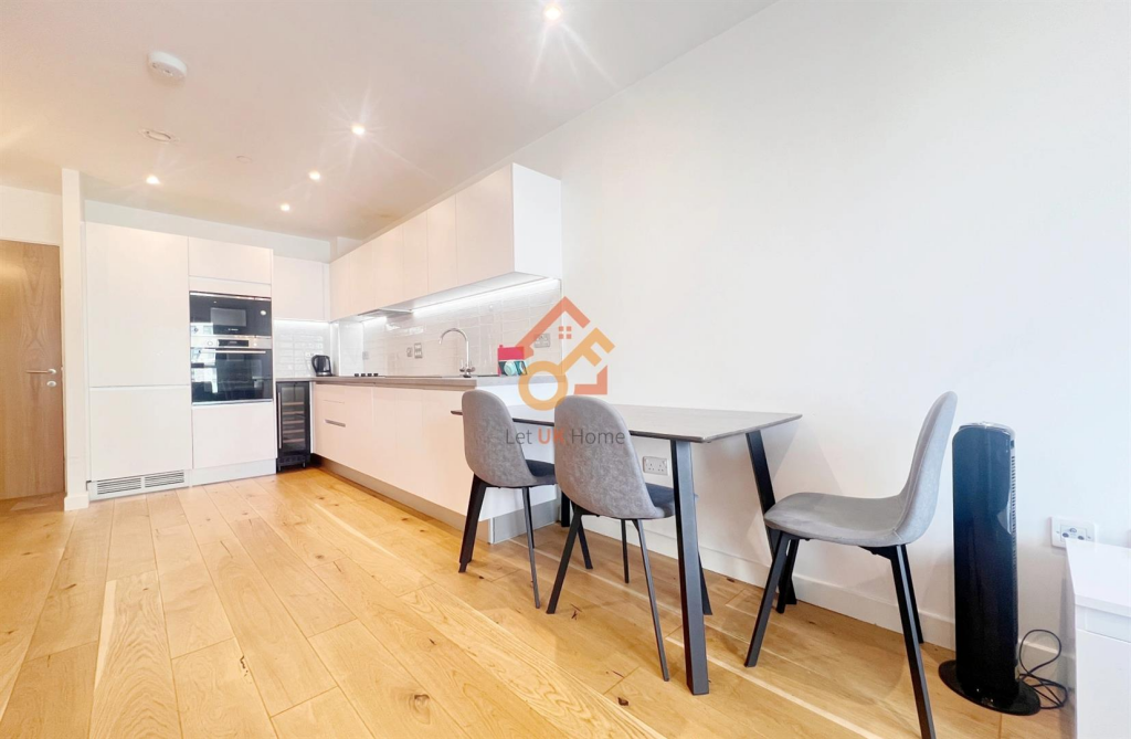 Apartment in Birmingham, Chinese Quarter, Digbeth - View 2