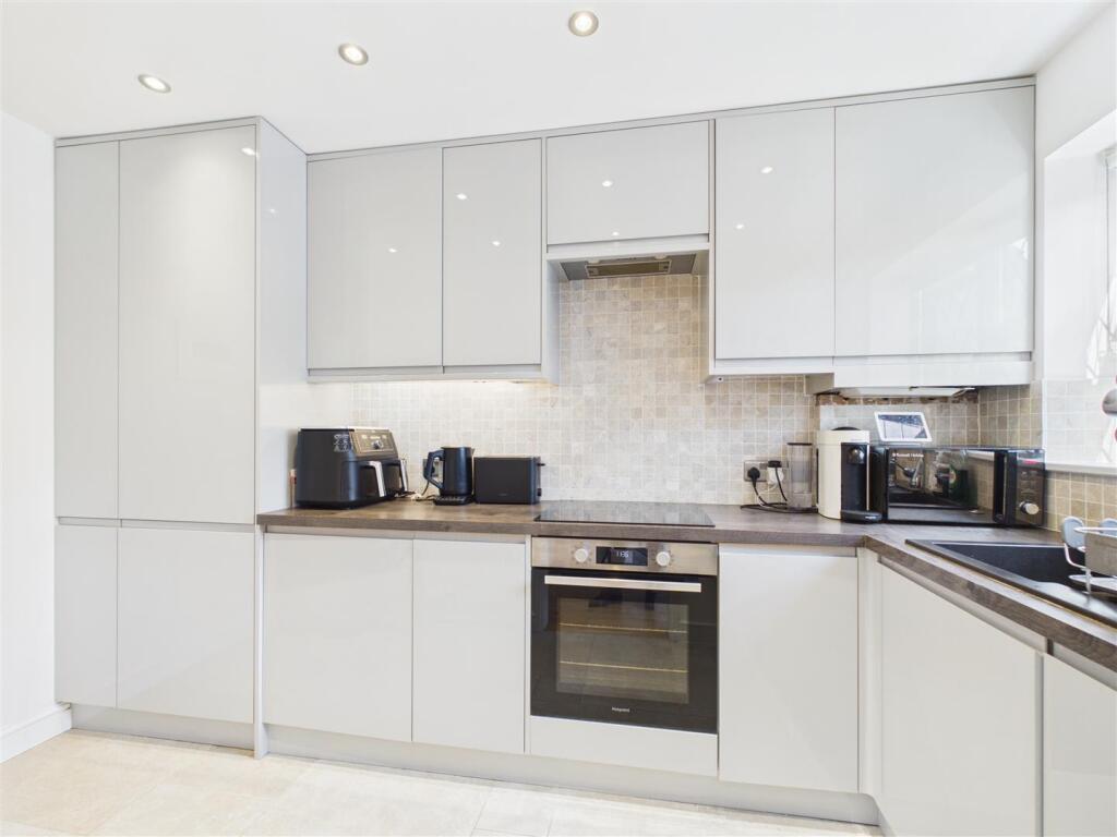 House in Kingston upon Thames - View 5